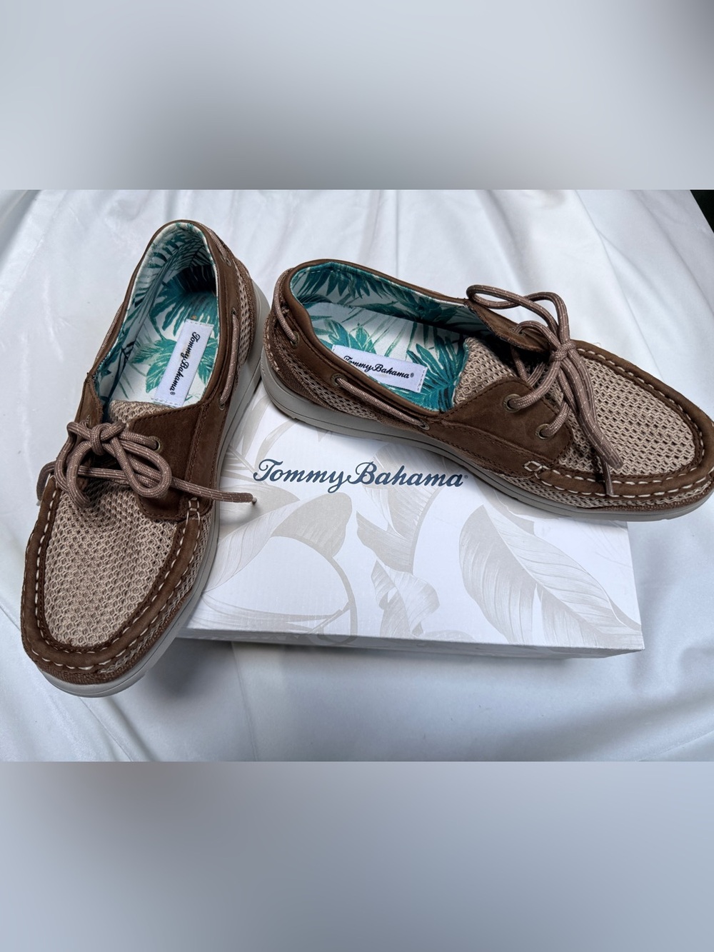 Tommy Bahama Men's Taupe and Brown Mesh Lace-Up Boat Shoes
